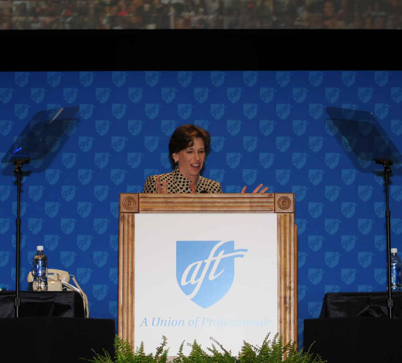 July 14, 2008. American Federation of Teachers (AFT) President Randi Weingarten delivers her acceptance speech at the union’s national convention in Chicago. Substance photo by George N. Schmidt.