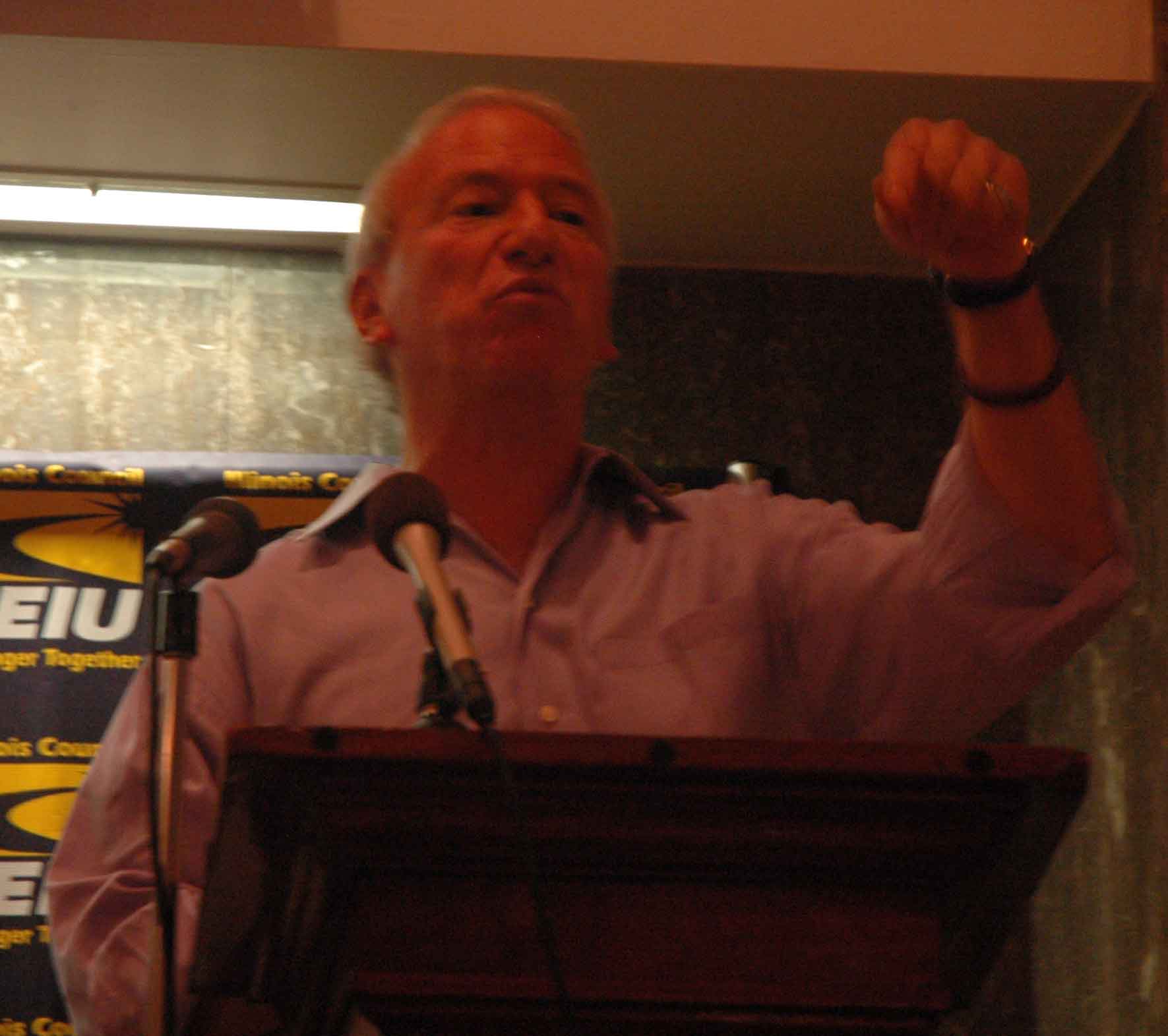 SEIU International President Andy Stern spoke to SEIU organizers and staff on October 10, 2006, at Chicago’s UNITE HERE union hall on Ashland Ave. At the time, Stern was in Chicago promoting his book. Since Stern’s Chicago visit, tensions between SEIU and other unions, on the one hand, and within SEIU, on the other, have escalated, at times resulting in violence. Substance photo by George N. Schmidt. 