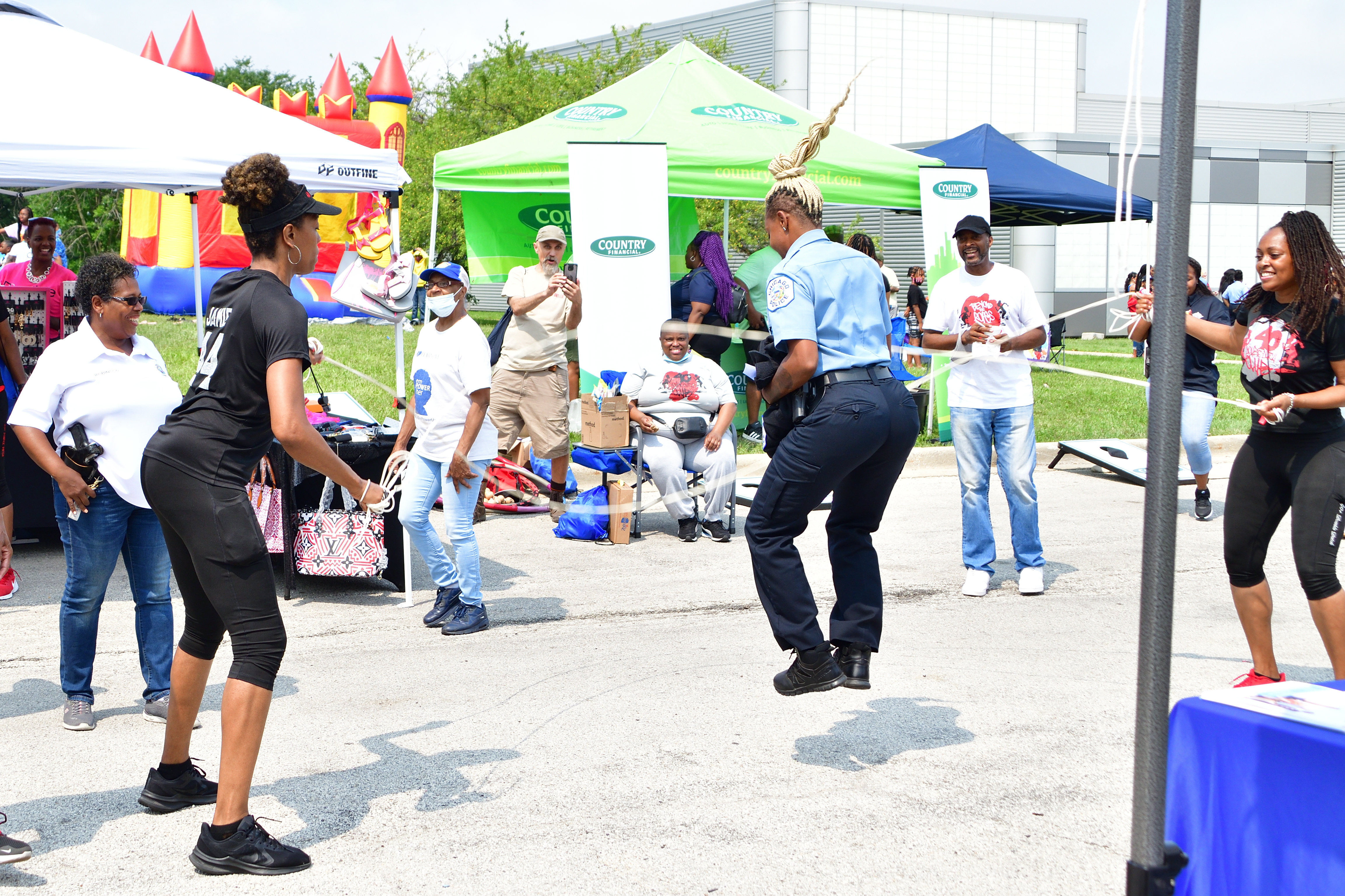 Double Dutch, Community Festival 2021, 5th District Chicago Police Headquarters, July 17, 2021 (pic by Emi Yamamoto)