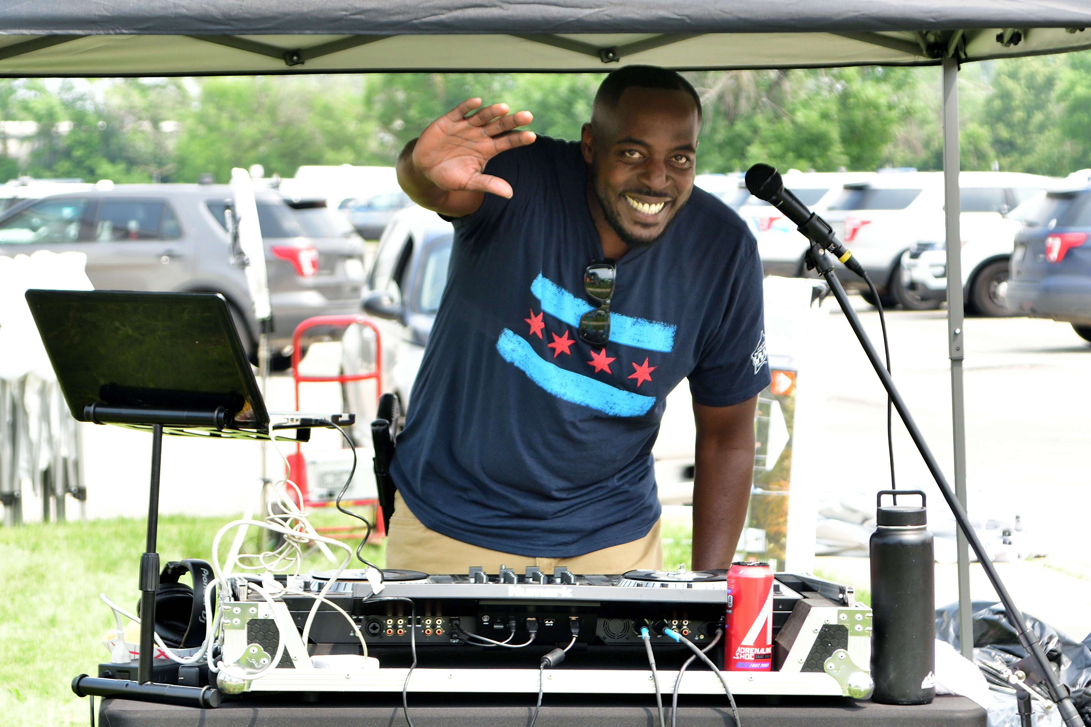the DJ, Community Festival 2021, 5th District Chicago Police Headquarters, July 17, 2021 (pic by Emi Yamamoto)