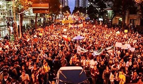 Teachers protest in Rio October 8, 2013.