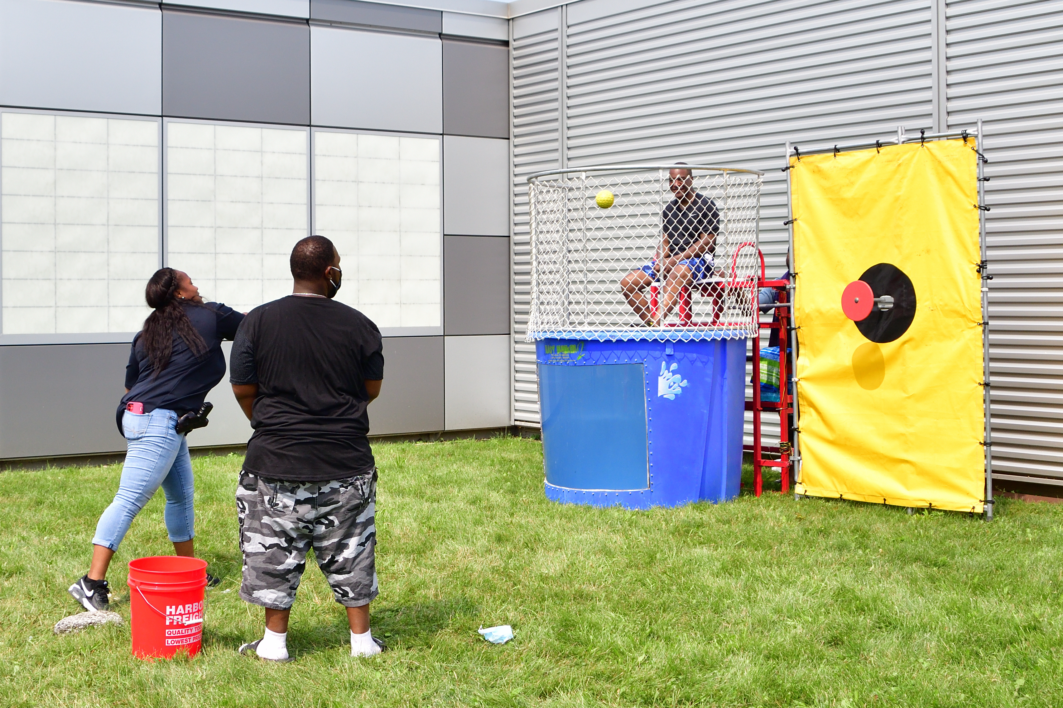 Dunk Tank, Community Festival 2021, 5th District Chicago Police Headquarters, July 17, 2021 (pic by Emi Yamamoto)